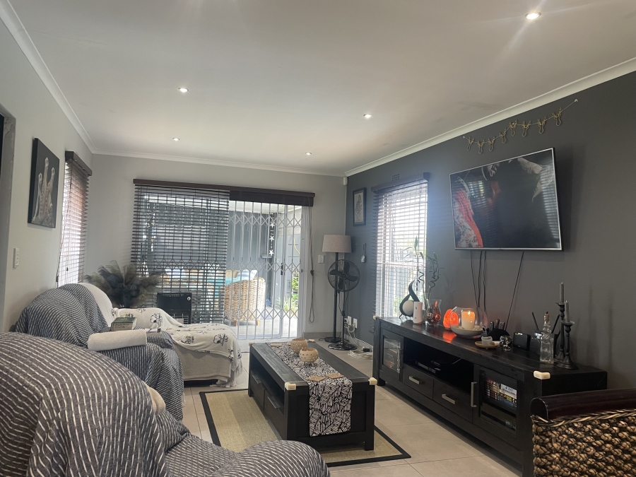 3 Bedroom Property for Sale in Sunningdale Western Cape